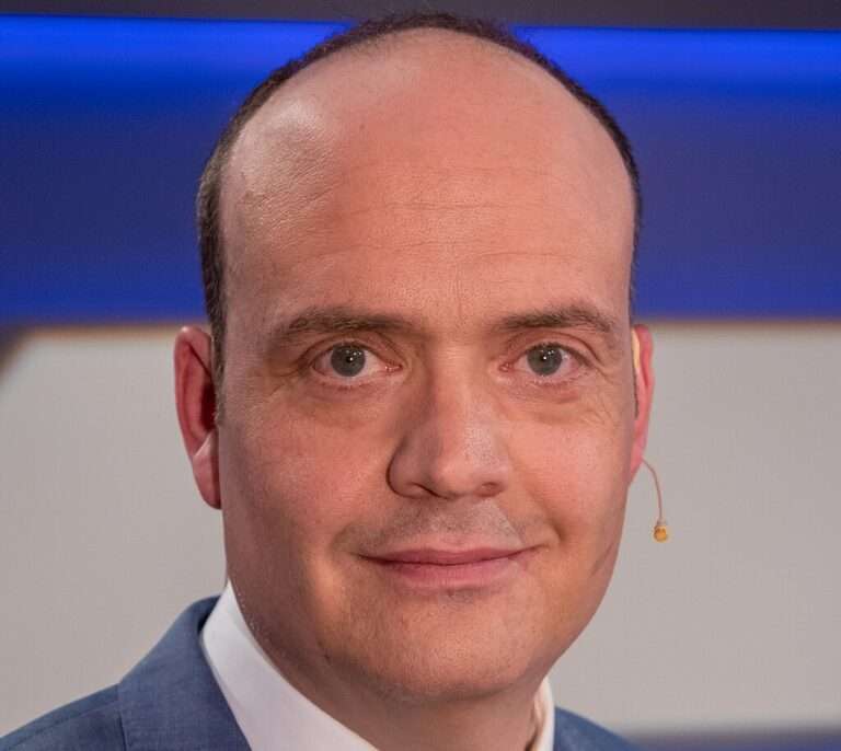 Robin Alexander liest in Greven, Marc Raschke in Münster. Zwei Veranstaltungen widmen sich dem Zustand der Demokratie.