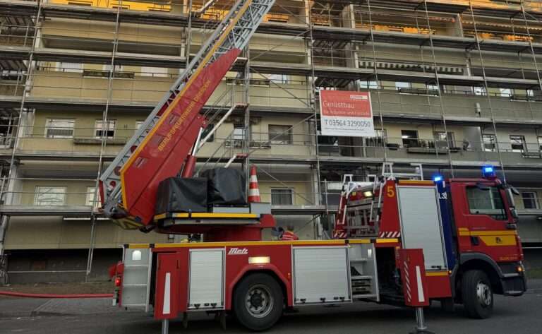 Wohnungsbrand in Dresden-Reick macht mehrere Wohnungen unbewohnbar