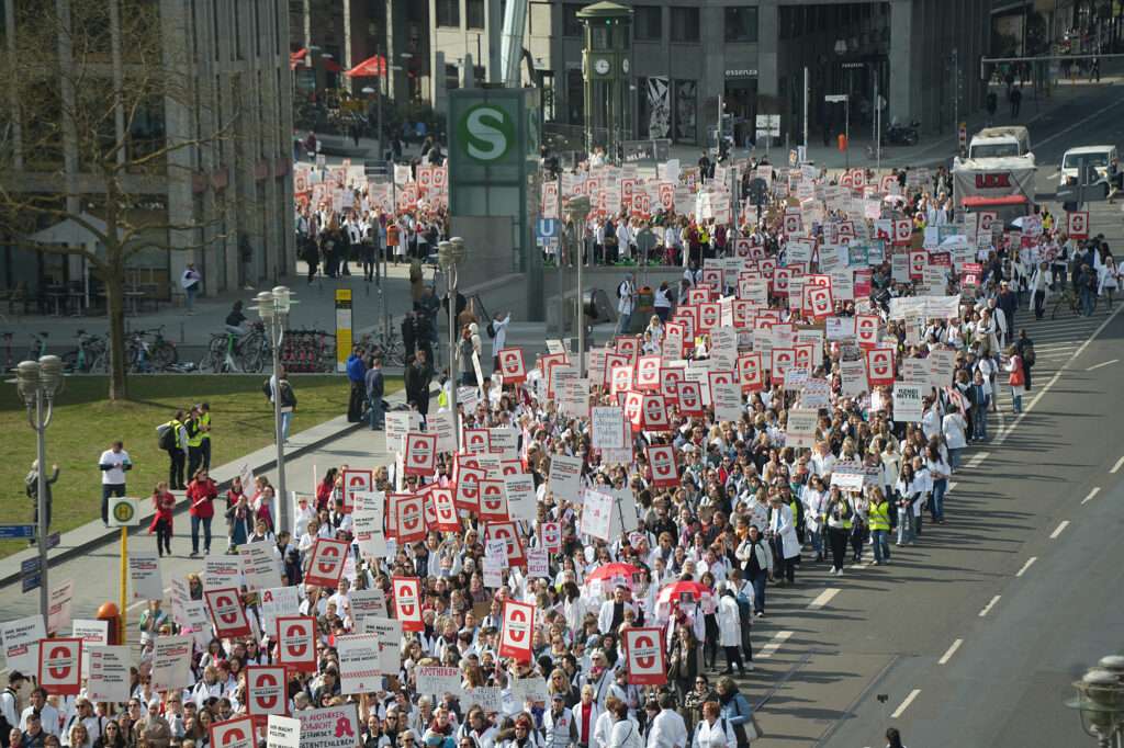 Tausende protestieren: Apotheken setzen Politik unter Druck