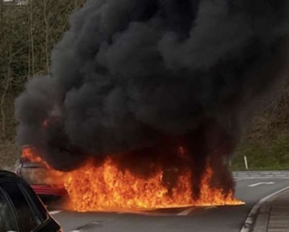 Zwei Einsätze fast gleichzeitig: Feuerwehr in Rösrath doppelt gefordert