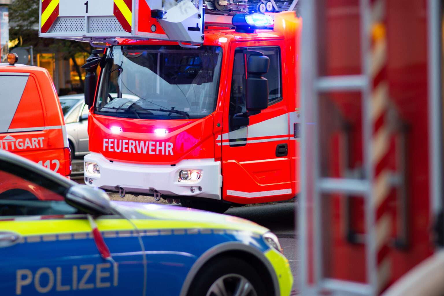 Sieben Autos brennen bei Tiefgaragenbrand an der Gerresheimer Straße in Hilden aus