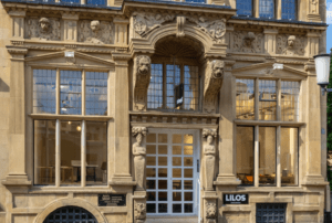 Roggenmarkt 11 Mit W2 entsteht am Roggenmarkt 11 ein neuer Club in Münster. Das Projekt gehört zur Weinerei und ergänzt den bisherigen Standort an der Hörsterstraße.