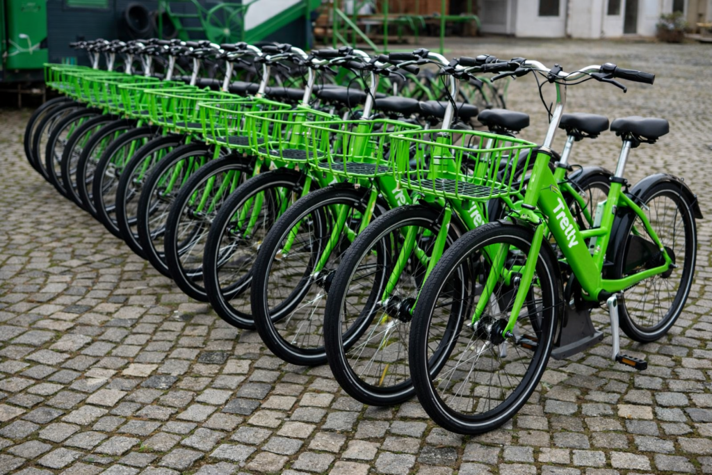 Tretty sammelt seine Leihräder in Münster ein. Andere Städte zeigen, wie stark solche Systeme oft gestützt werden.