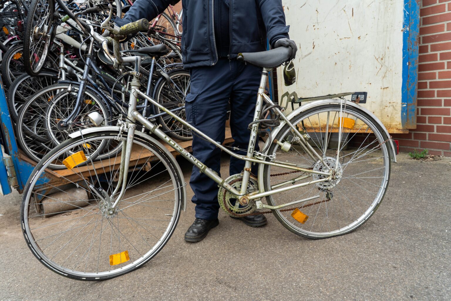 Münster will bis zu 10.000 Schrotträder pro Jahr entfernen und startet neue Sammelaktionen im Stadtgebiet.