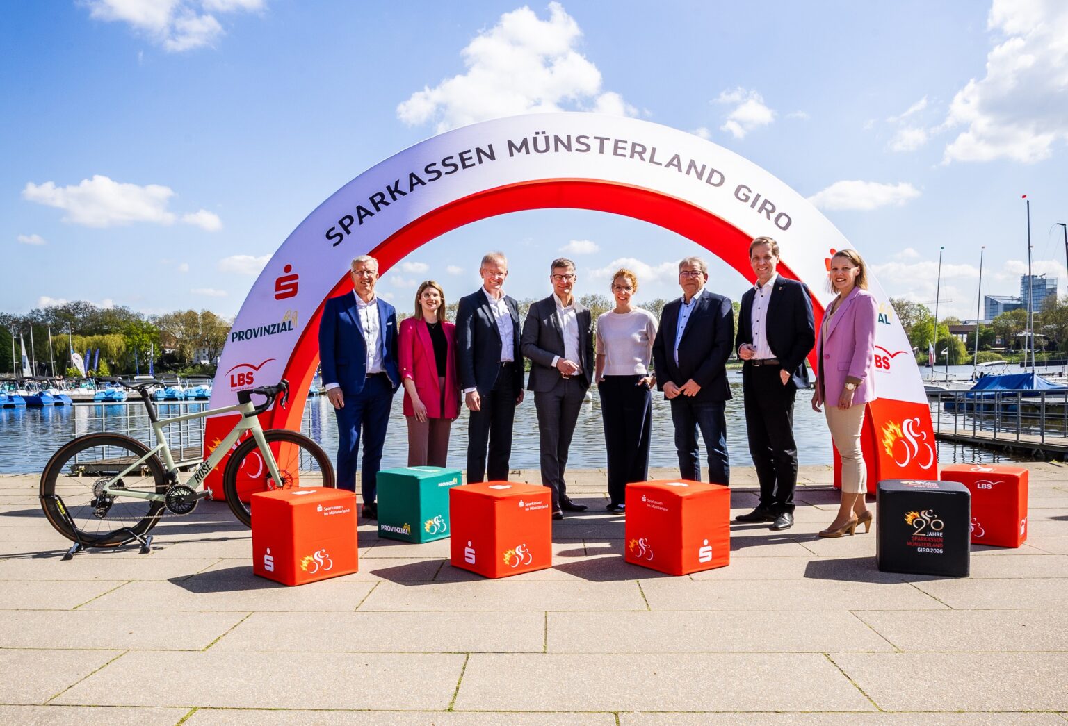 Der Sparkassen Münsterland Giro ist bis 2030 gesichert. 2026 startet das Jubiläumsrennen erstmals in Borken und endet in Münster.