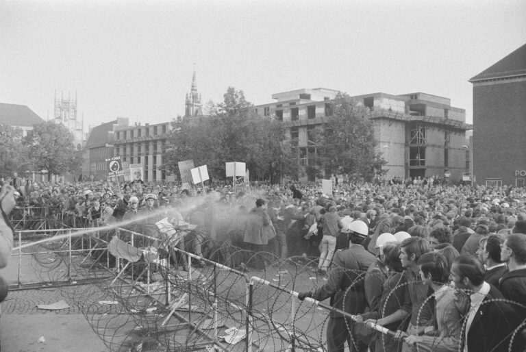 Themenabend im Stadtarchiv Münster beleuchtet die Geschichte der NPD und den Widerstand gegen Rechtsextremismus seit den 1960er-Jahren.