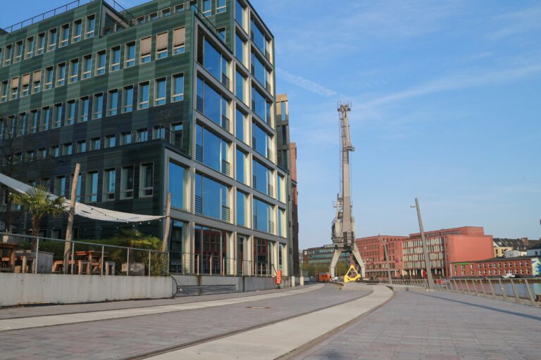 Am 9. Mai lädt Münster zum Tag der Städtebauförderung an den Hafen ein. Im Fokus stehen Promenade, Führungen und eine kostenlose Fährfahrt.
