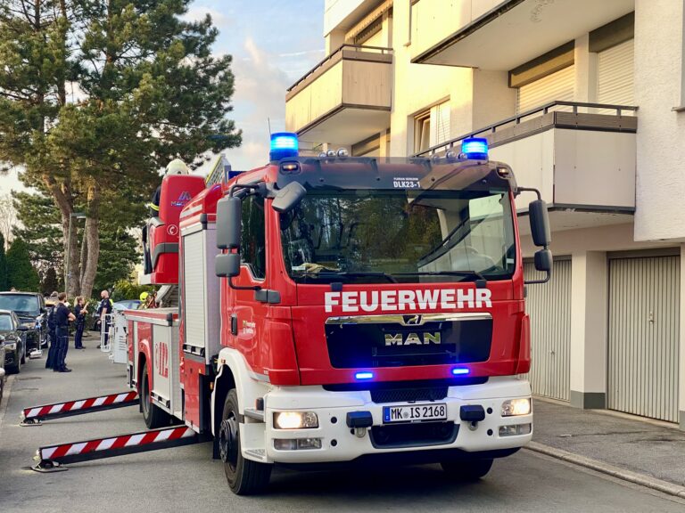 Bewohner bei Wohnungsbrand in Iserlohn aus verrauchten Räumen gerettet
