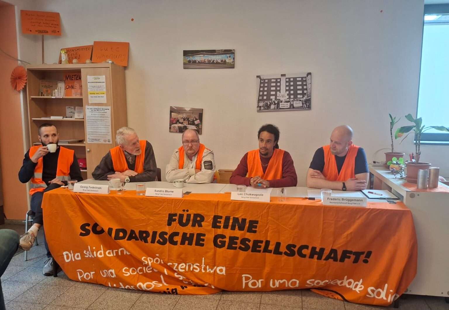 Streit um Nachbarschaftstreff in Berg Fidel: Initiativen widersprechen Kündigung und wollen Räume weiter nutzen.