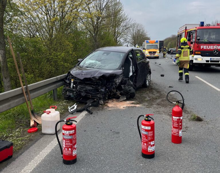 Kollision auf der B474 bei Coesfeld endet mit Verletztem und langer Sperrung