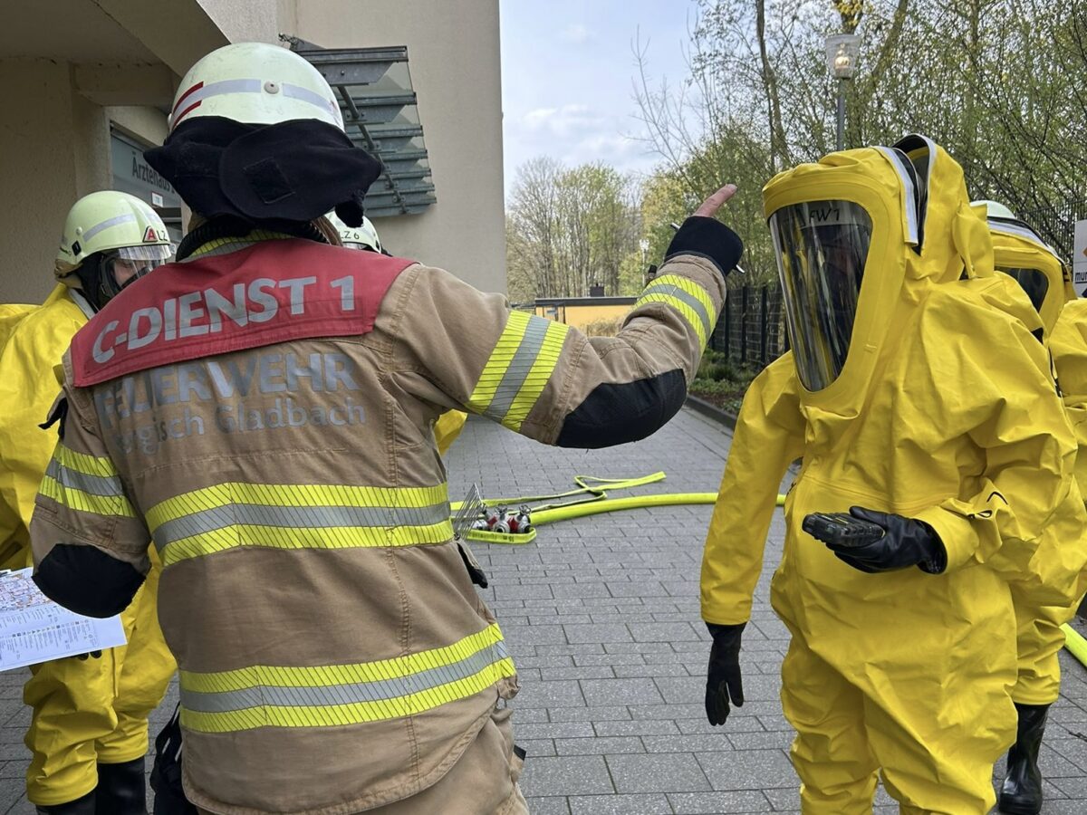 Gefahrstoff-Einsatz am Krankenhaus in Bergisch Gladbach