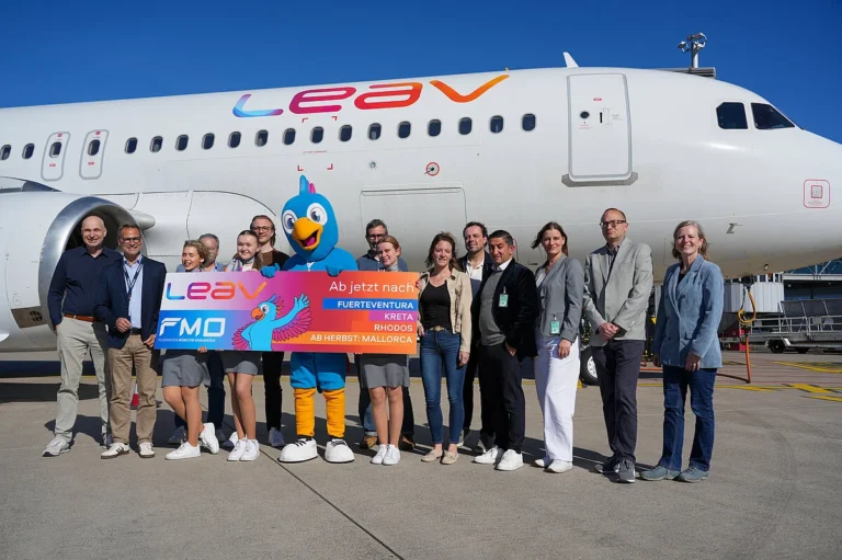 LEAV Aviation ist am FMO in die Sommersaison gestartet. Der erste Flug führte vollbesetzt nach Rhodos.