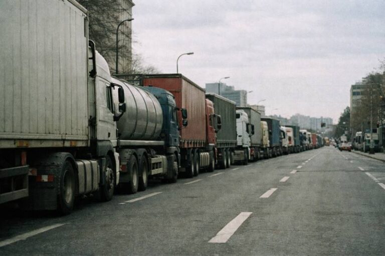 Demo Leipzig Spediteure Konvoi Symbolbild