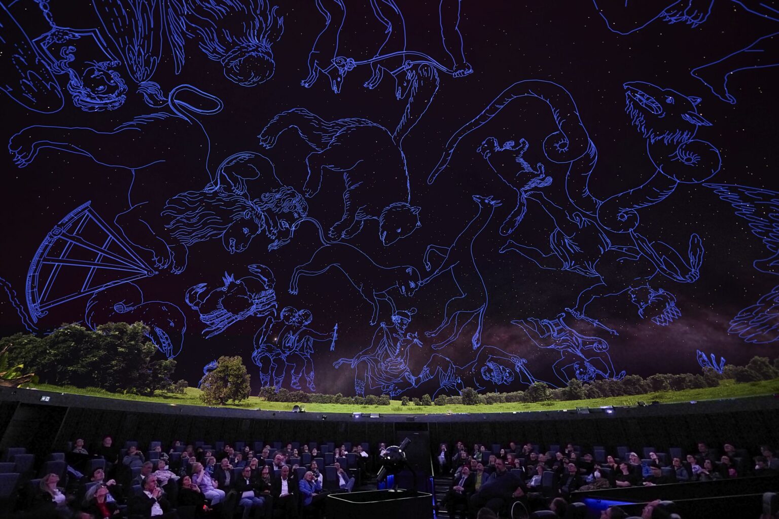 Im Planetarium können Pfingsten verschiedene astronomische Shows besucht werden.
