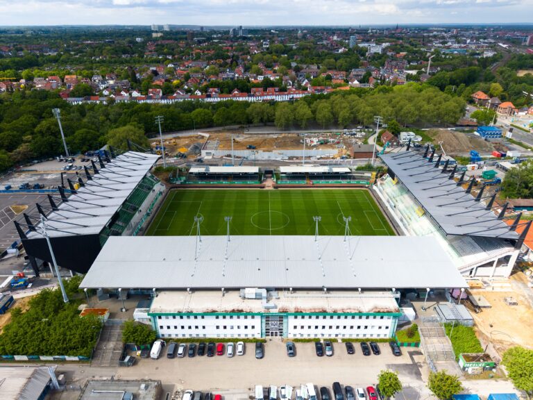 Am Preußenstadion Münster beginnt die nächste Umbauphase: Nordtribüne und Eingangsbereich werden abgerissen.