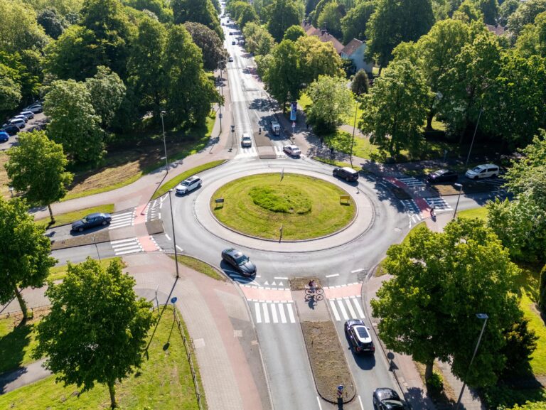 Der Kreisverkehr von-Esmarch-Straße in Münster soll wegen Unfallgefahr zur Ampelkreuzung umgebaut werden.