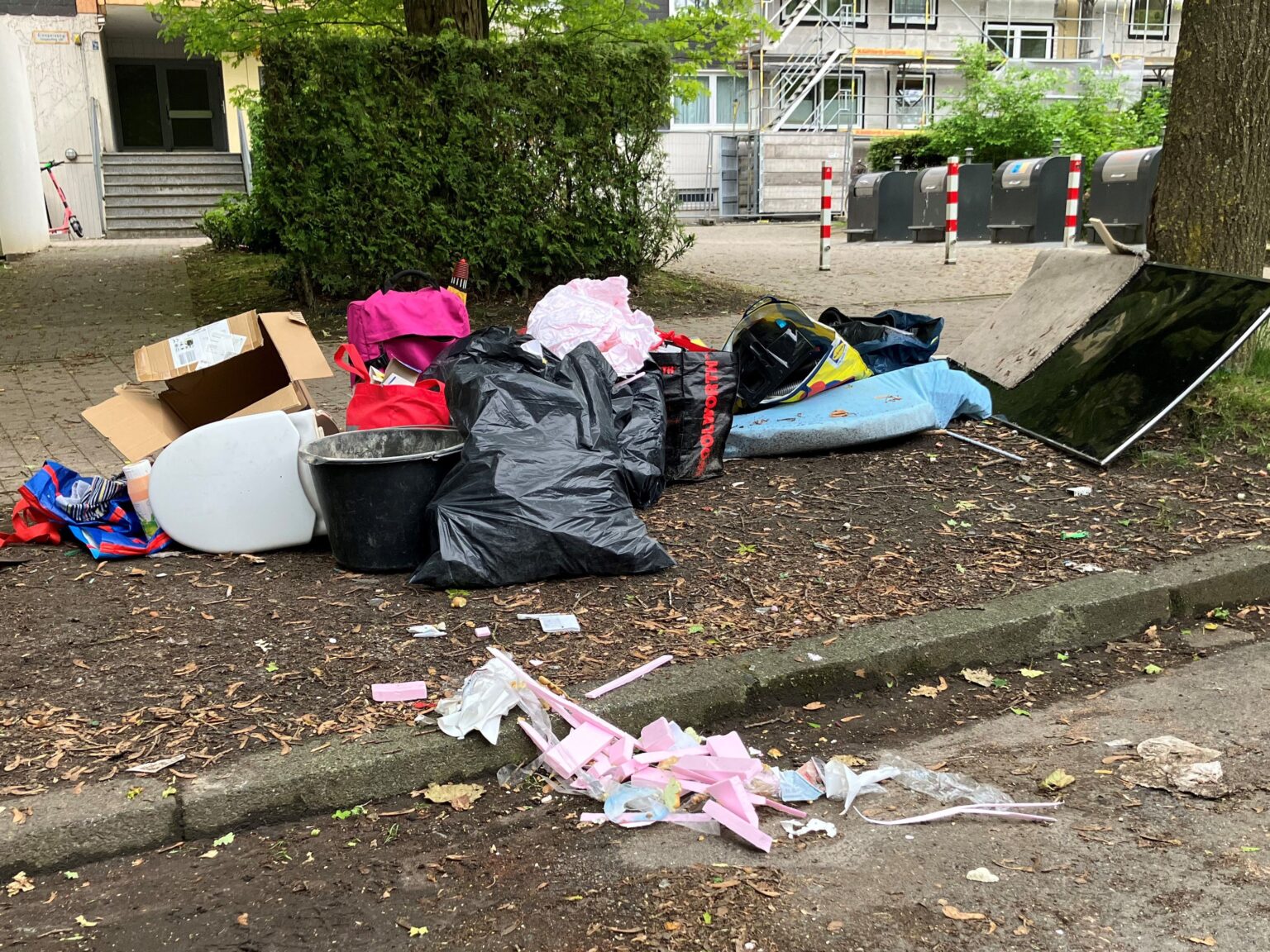 Illegale Müllentsorgung Münster: Die Stadt startet eine Task-Force mit Kontrollen, Bußgeldern und Pilotprojekt in Kinderhaus.