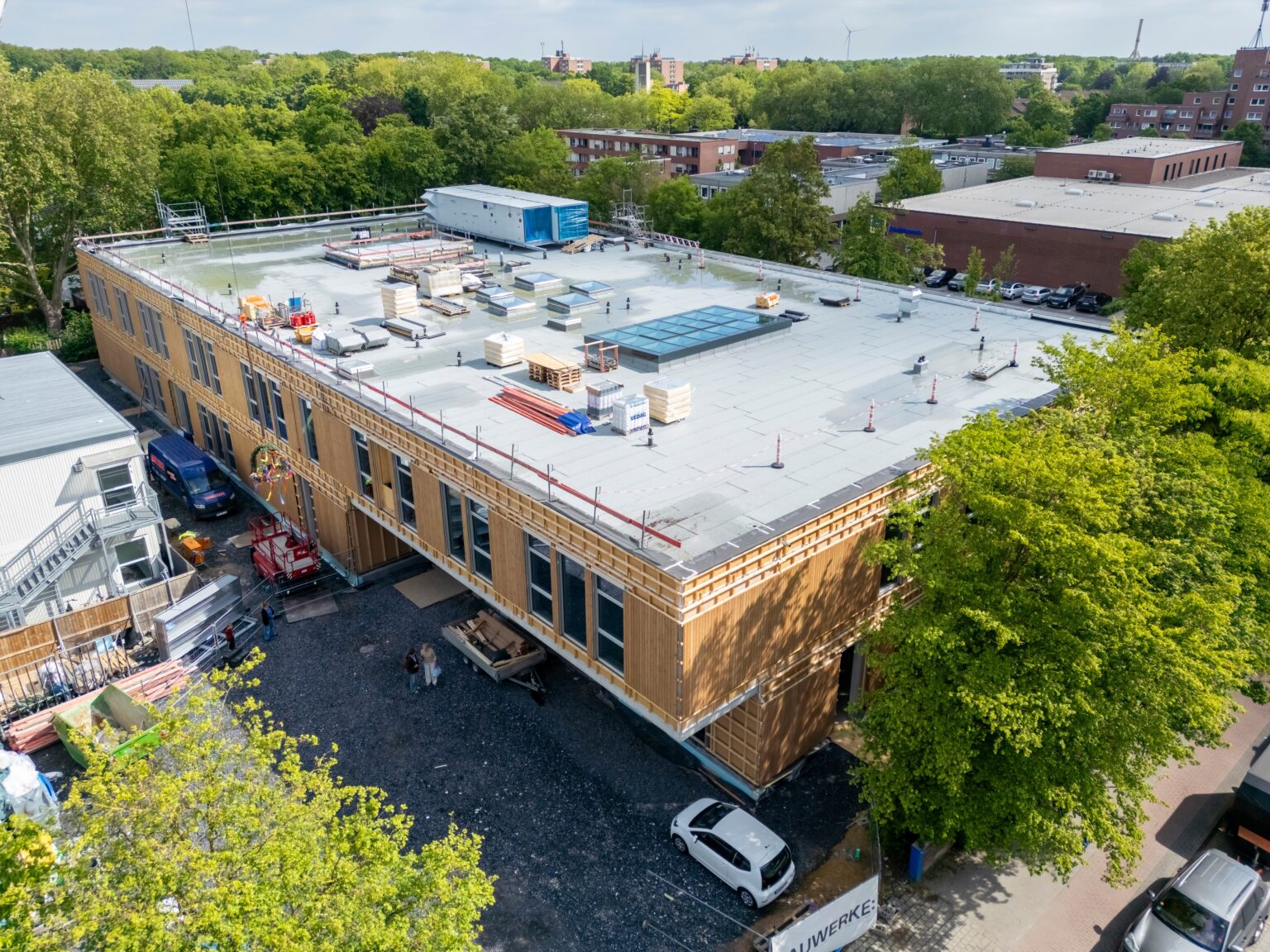 Melanchthonschule Coerde: Der Neubau mit Schulgebäude, Sporthalle und Außenanlagen nimmt Gestalt an.