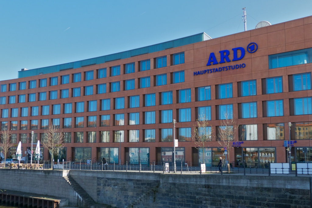 „Praxis mit Meerblick“ verabschiedet sich vorerst vom ARD-Freitagabend.