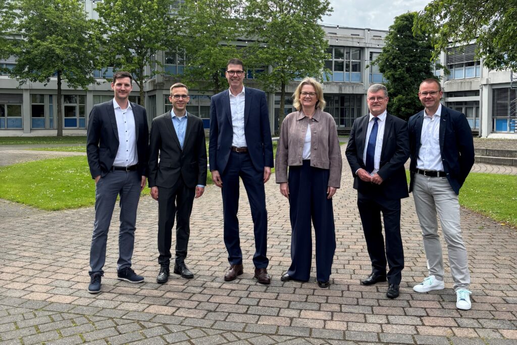 FH Münster startet neues Informatikstudium mit zwei Bankendienstleistern