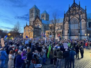 Am 6. Juni findet auf dem Domplatz Münster die Kundgebung „Musik statt Hass“ mit Benefizkonzert statt.