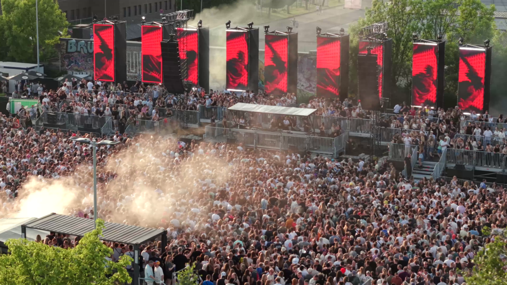 Das Docklands Festival Münster 2026 bringt 100 Artists, fünf Open-Air-Stages, neun Club-Floors und eine neue Backyard Stage an den Hawerkamp.