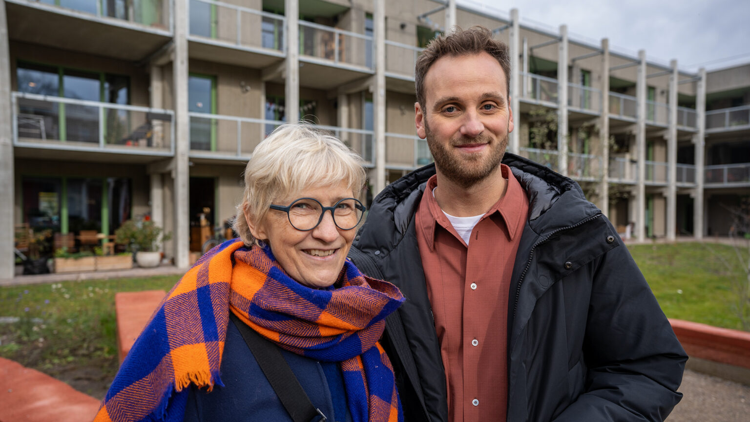Mit Architekturprofessorin Susanne Dürr spricht Leon Windscheid über den Nutzen von gemeinschaftlichen Wohnformen