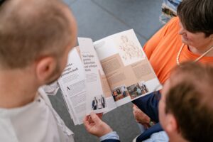 Das Kulturmagazin Münster 25/26 zeigt Stadtgeschichte, Kulturorte, Festivals und Programme der neuen Saison.