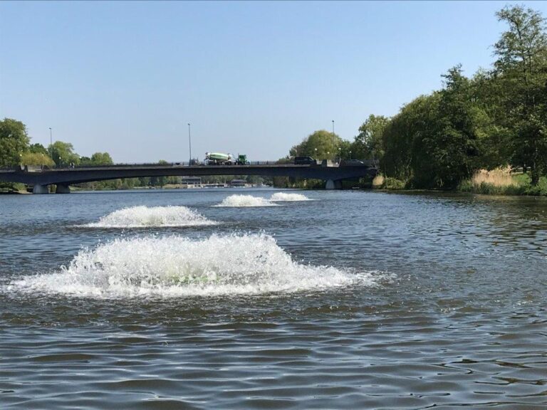 Belüftungsgeräte am Aasee Münster werden installiert