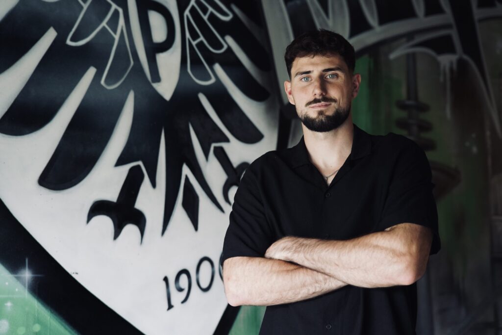 Preußen Münster verpflichtet Innenverteidiger Lucas Zeller vom 1. FC Schweinfurt als neuen Abwehrspieler für die 3. Liga.