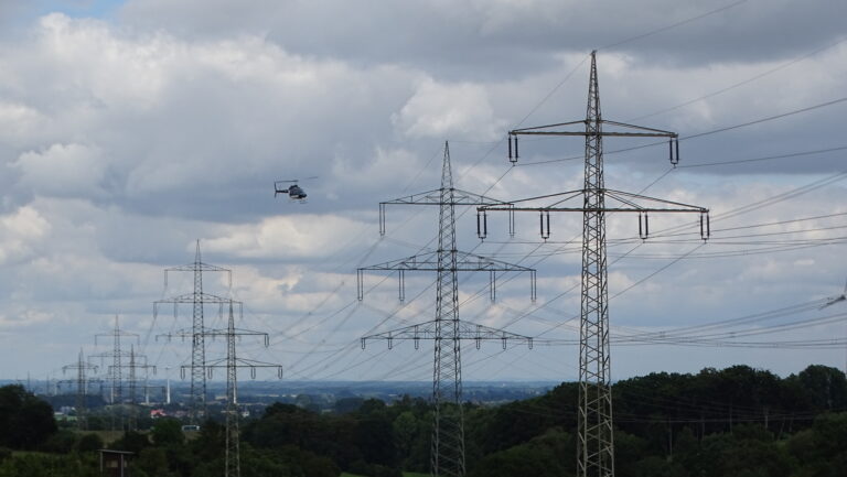 Ab morgen fliegen Helikopter über Münsters Stromleitungen