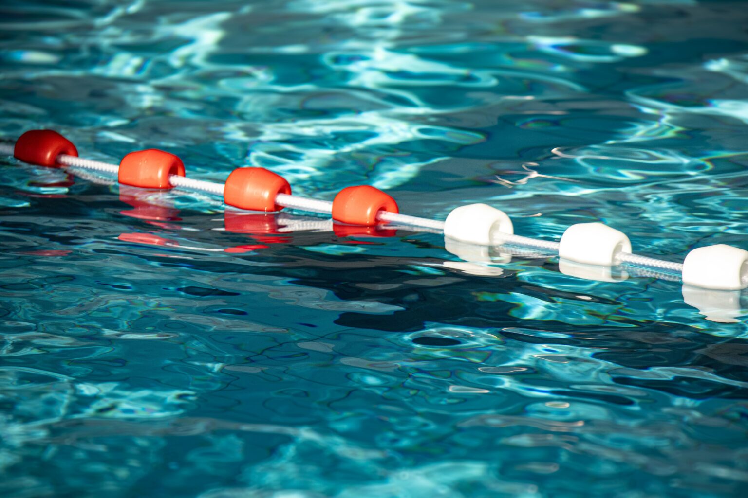 Nach einem Angriff am Freibad Greven sucht die Polizei Zeugen. Ein 29-Jähriger wurde schwer verletzt.