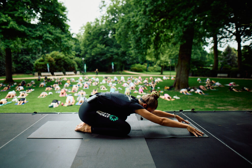 Beim Hammer FEZ startet der Sonntag mit einer kostenlosen Yoga-Einheit auf der Hammer Straße.