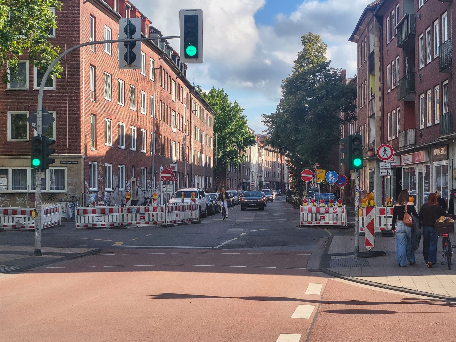 Bremer Straße Münster wird erneuert: breitere Gehwege, neue Fahrradstellplätze und Einbahnstraße bis Anfang 2027.