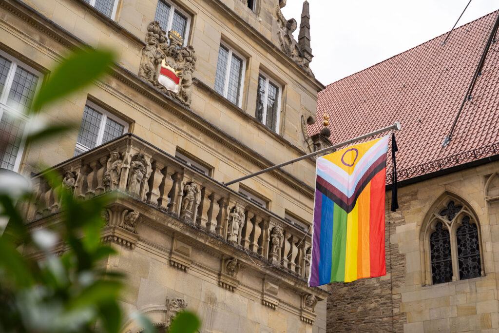 Münster erinnert bei Gedenkveranstaltung an Opfer des CSD-Anschlags