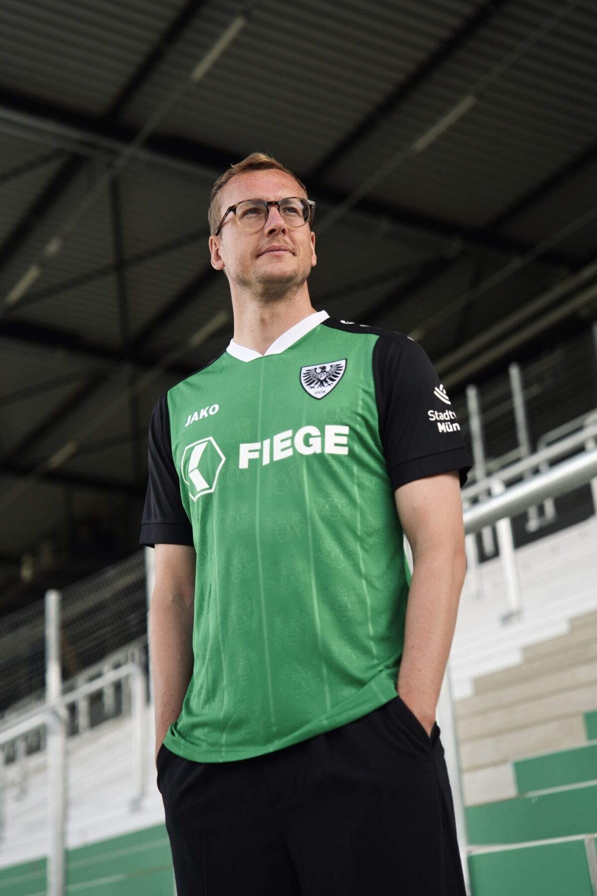 Preußen Münster zeigt das Heimtrikot 2026/27 mit Stadtwappen, Streifendesign und Verkaufsstart für Fans.