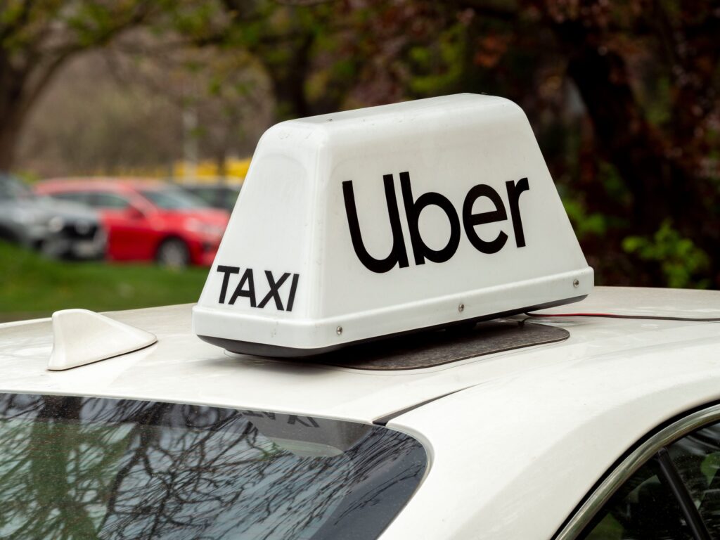 Münster prüft Mindestpreise für Uber, Bolt und andere Mietwagenanbieter. Eine Preisuntergrenze gilt bislang noch nicht.
