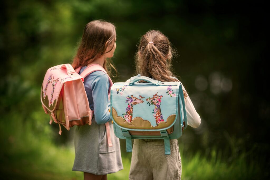Alte Schulranzen nicht wegwerfen: So können sie noch helfen
