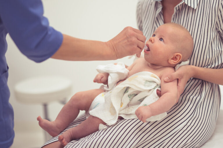 Die Rotavirus-Fälle in NRW sind 2025 stark gestiegen. Besonders Kleinkinder gelten als gefährdet.