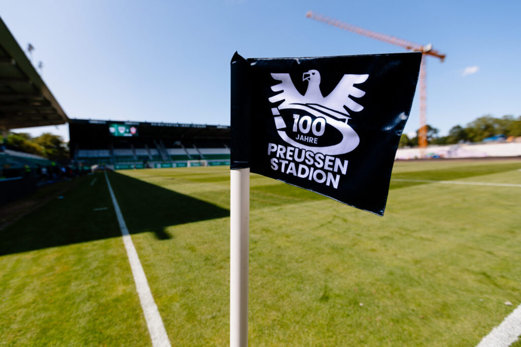 Preußen Münster reagiert auf lange Wartezeiten beim Catering und kündigt Verbesserungen bis zum ersten Heimspiel an.