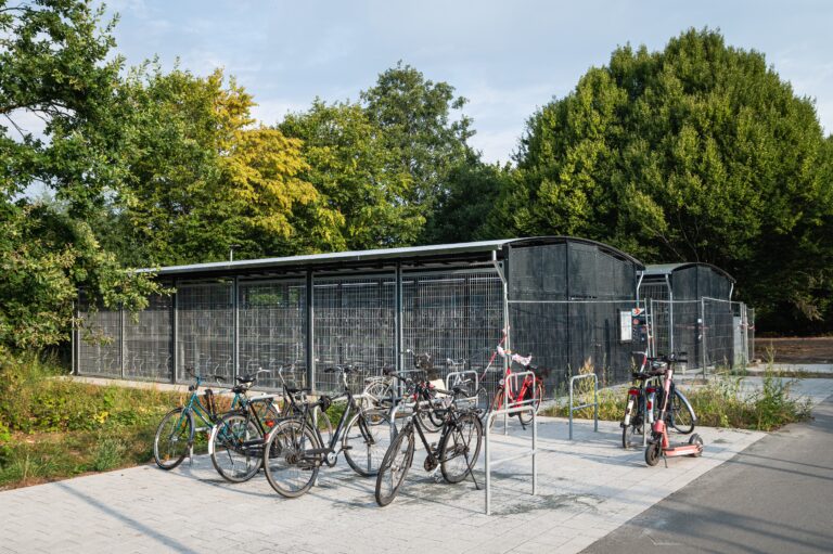 Am Bahnhof Zentrum Nord in Münster öffnen Mitte September neue Leezenboxen mit mehr als 200 sicheren Fahrradstellplätzen.