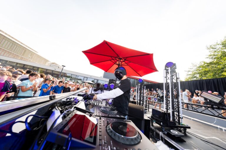 TITUS aus Münster bringt „School’s Out Now“ auf den Schulhof