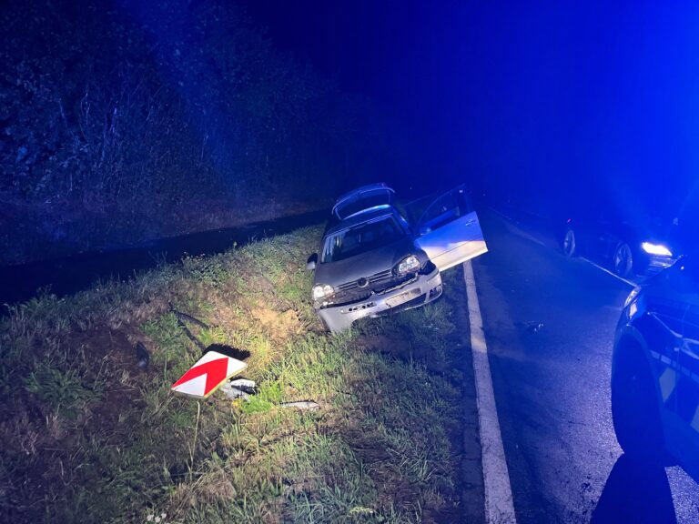 Nach einer Verfolgungsfahrt bei Nottuln flüchtet ein 25-Jähriger in ein Maisfeld. Ein Polizeihubschrauber entdeckt ihn dort.