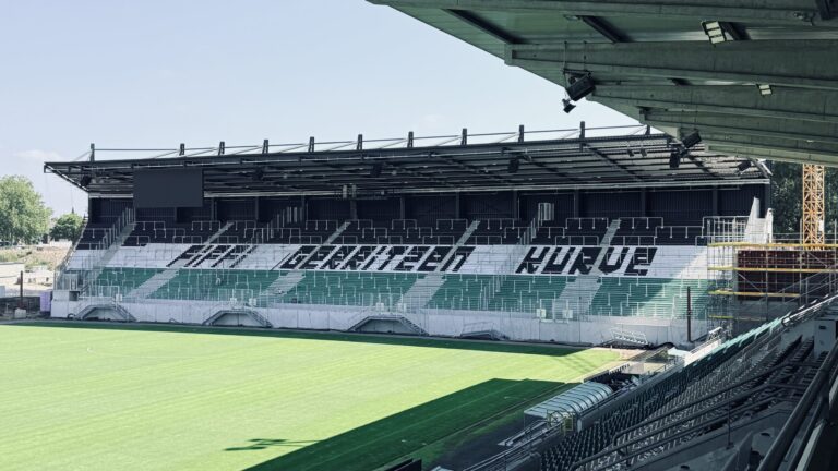 reußen Münster eröffnet die neue Fiffi-Gerritzen-Kurve und testet bei der Saisoneröffnung gegen Southampton.