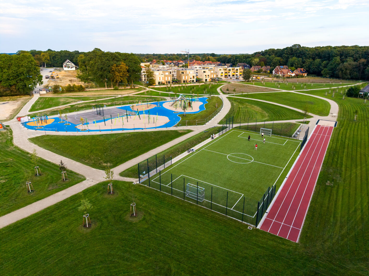 Im York-Quartier ist ein neuer Landschaftspark mit Spielplatz, Sportflächen, 235 Bäumen und Dirt-Bike-Strecke eröffnet worden.