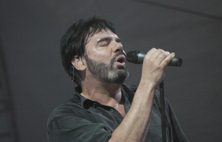 Nach dem Streit um Alphaville wurde„Forever Young“ beim Glücksgefühle-Festival zum politischen Statement zahlreicher Künstler.