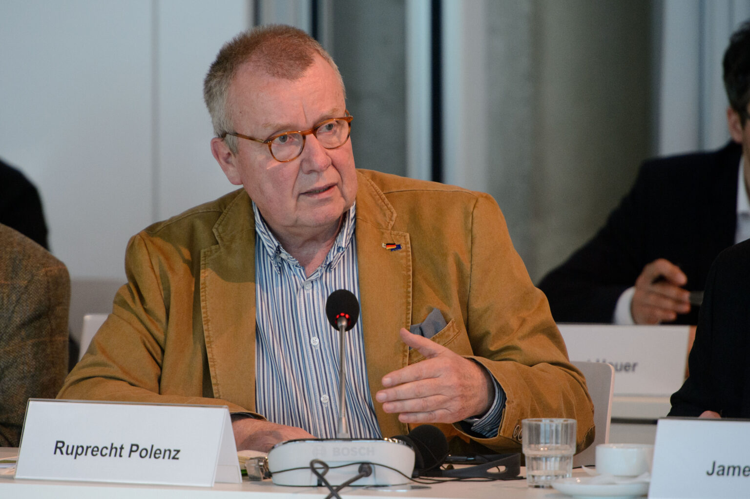 Ruprecht Polenz und Marina Weisband aus Münster sind mit dem Bundesverdienstorden ausgezeichnet worden. Steinmeier würdigte ihren Einsatz.