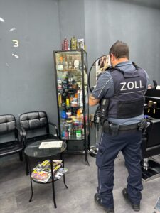 Das Hauptzollamt Münster kontrollierte am Wochenende Friseursalons, Barbershops sowie Kosmetik- und Nagelstudios.