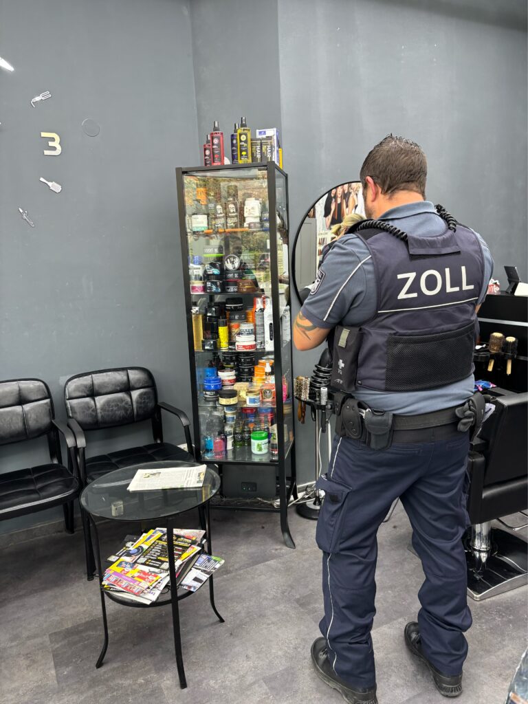 Das Hauptzollamt Münster kontrollierte am Wochenende Friseursalons, Barbershops sowie Kosmetik- und Nagelstudios.