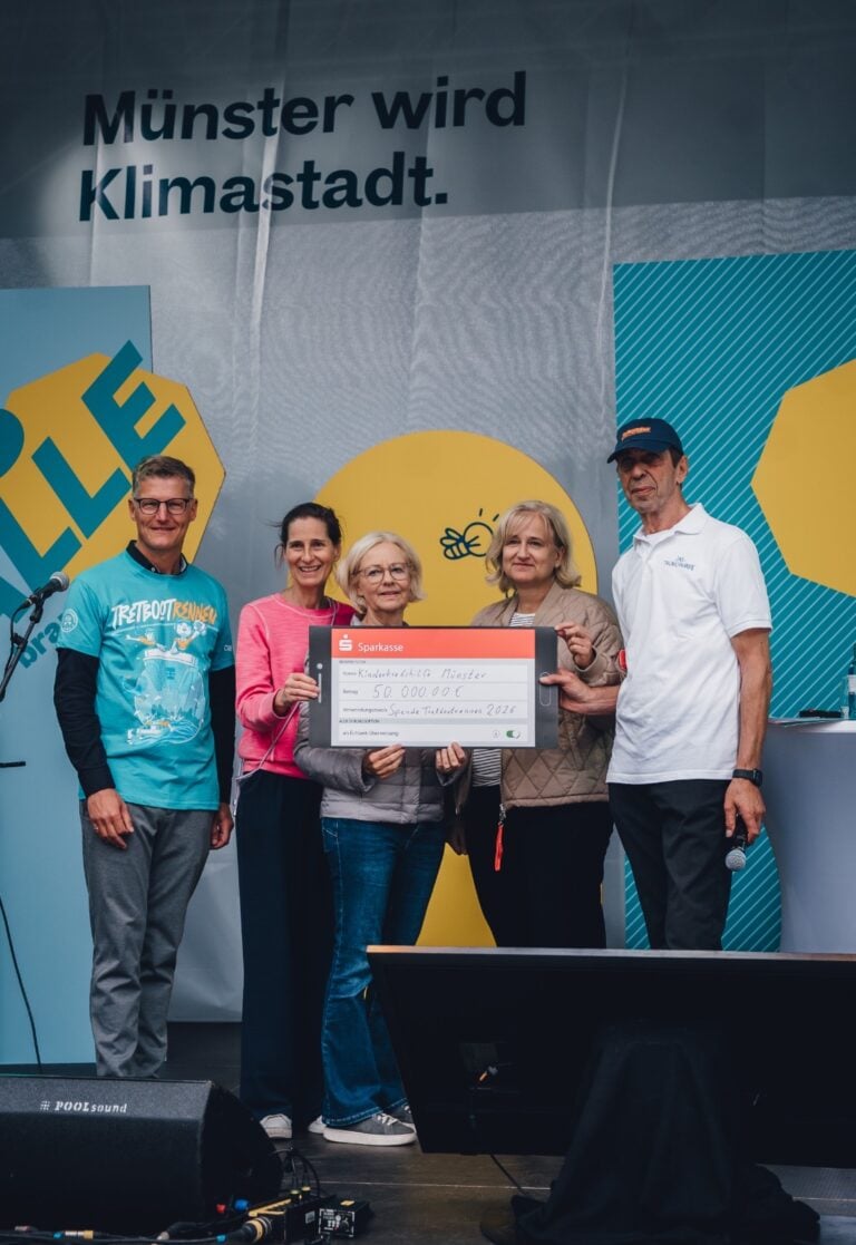 Beim Tretbootrennen auf dem Aasee kamen 50.000 Euro für die Kinderkrebshilfe Münster zusammen. Ein neuer Spendenrekord.